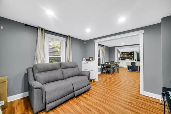 Waukegan, IL 60085,1521 Catalpa AVE