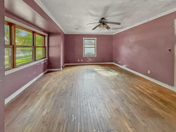 Woodstock, IL 60098,908 Bunker ST