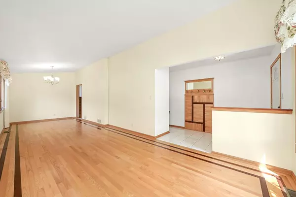 Bridgeview, IL 60455,8410 S 78th AVE