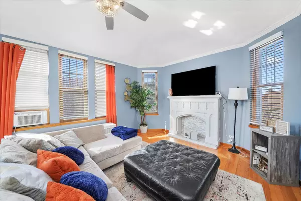 Chicago, IL 60643,10909 S Longwood DR #3