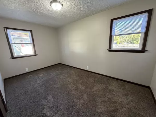 Gibson City, IL 60936,108 W Walnut ST