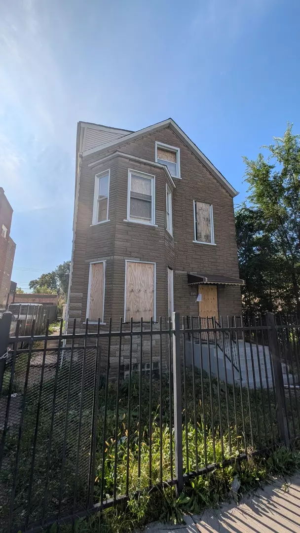Chicago, IL 60623,4149 W Cermak RD