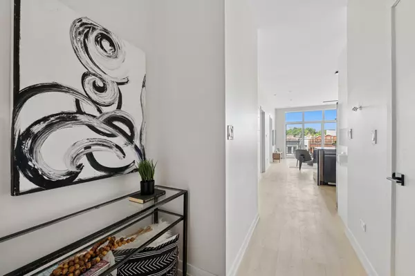 Chicago, IL 60622,1355 N Western AVE #2A