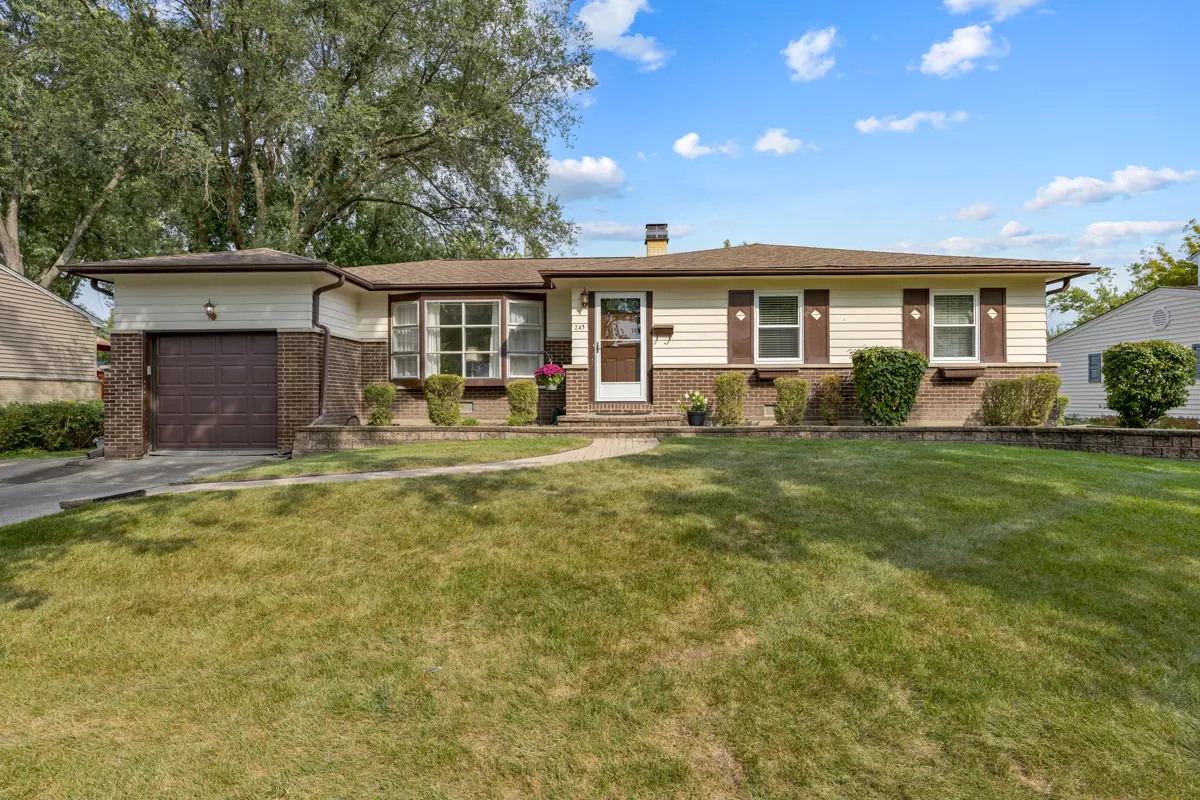 Palatine, IL 60074,243 N Richards DR