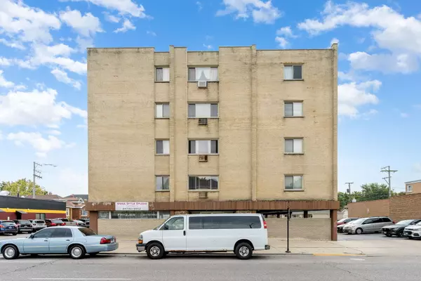 Elmwood Park, IL 60707,7733 W Belmont AVE #306