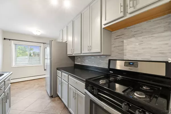 Elmwood Park, IL 60707,7733 W Belmont AVE #306