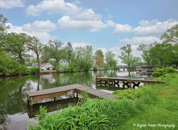 Grayslake, IL 60030,33978 N Lake RD