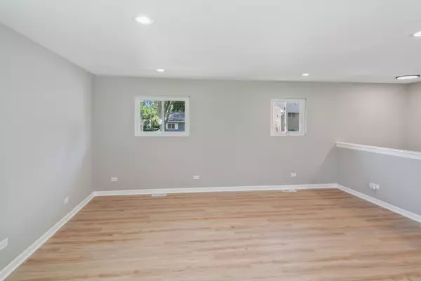 Glendale Heights, IL 60139,118 Windsor LN