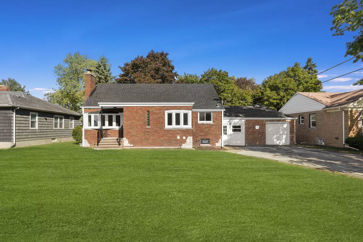 Lansing, IL 60438,3540 Bernice RD