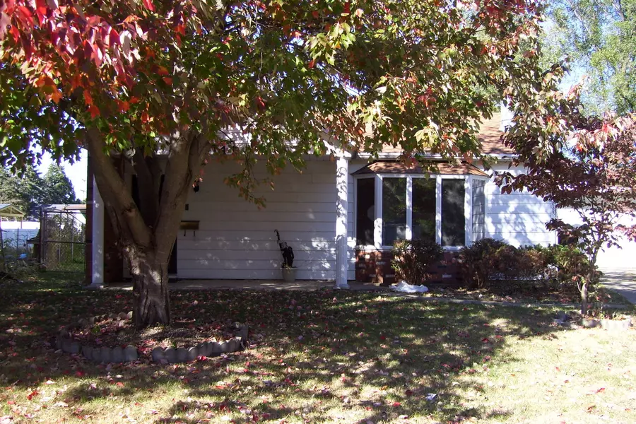 1141 EASTVIEW DR, Rantoul, IL 61866