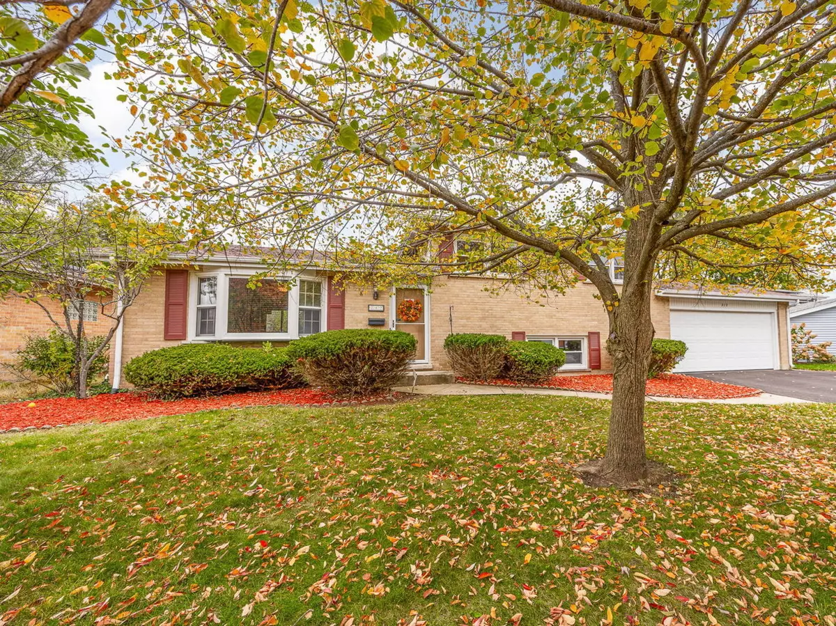 Downers Grove, IL 60516,212 55th PL