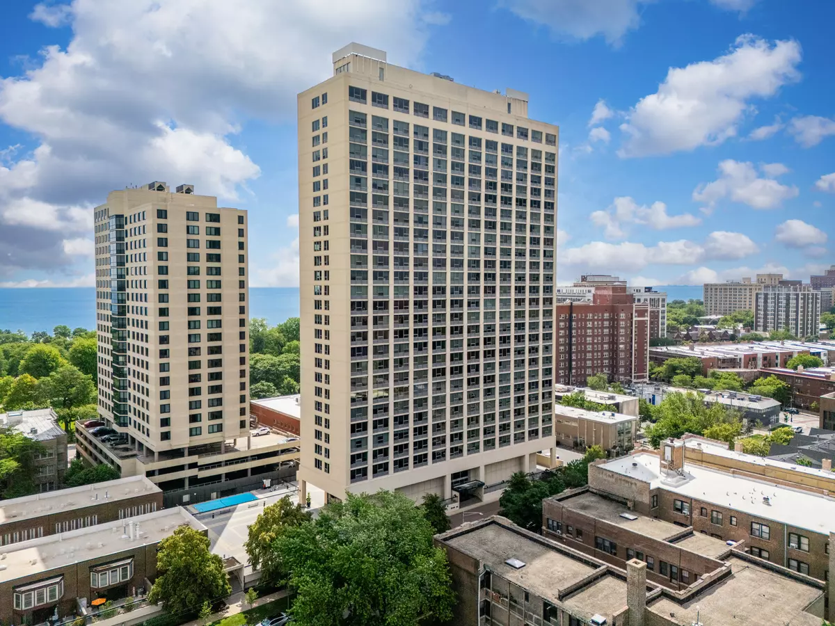 Chicago, IL 60615,5201 S CORNELL AVE #27D