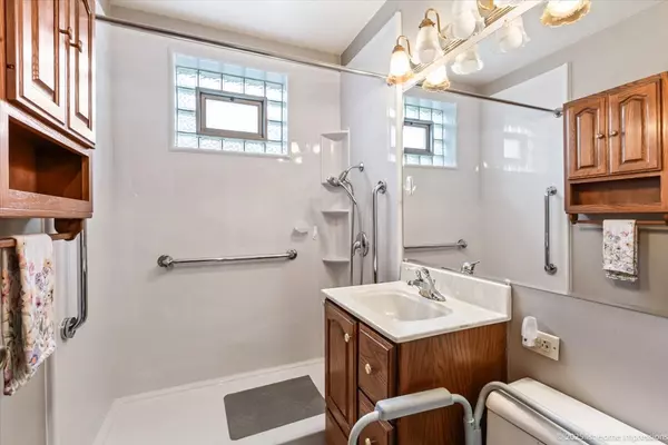 Chicago, IL 60652,8154 S Karlov AVE