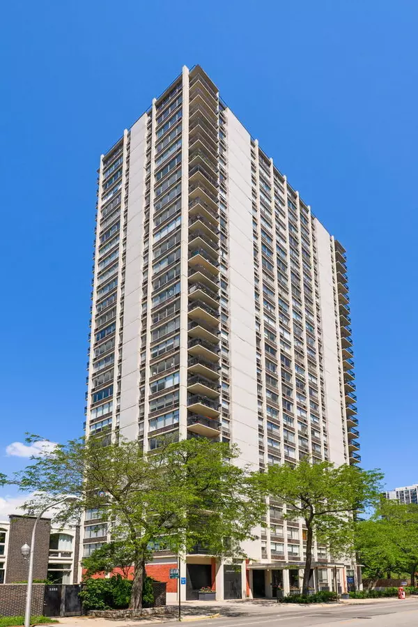 1355 N Sandburg TER #2201D, Chicago, IL 60610