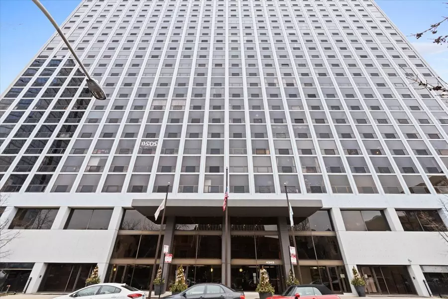 4343 N Clarendon AVE #2507, Chicago, IL 60613