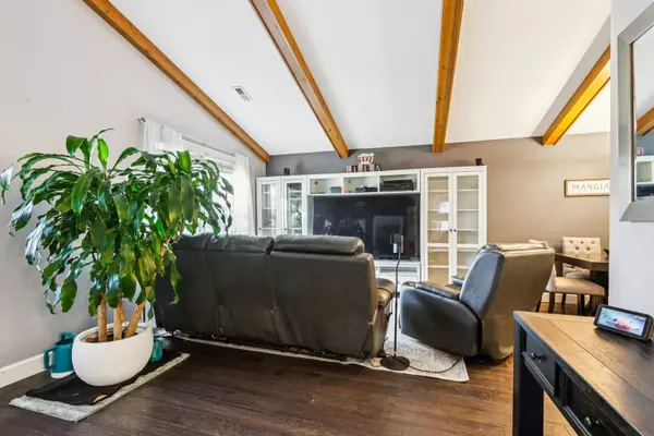 Gurnee, IL 60031,5120 Red Pine AVE