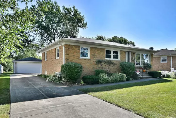 Mount Prospect, IL 60056,1105 S Fern DR