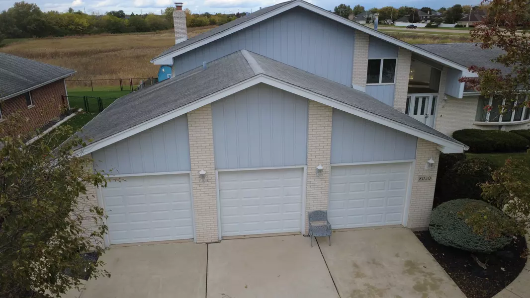 8030 Valley View DR, Tinley Park, IL 60477