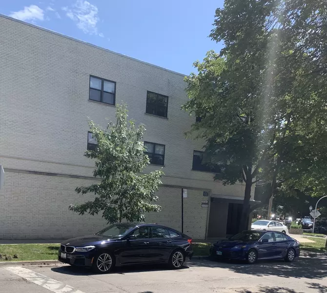 5757 N Francisco AVE #204, Chicago, IL 60659