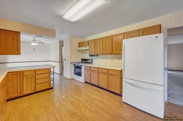 Beach Park, IL 60099,12434 W Van CT