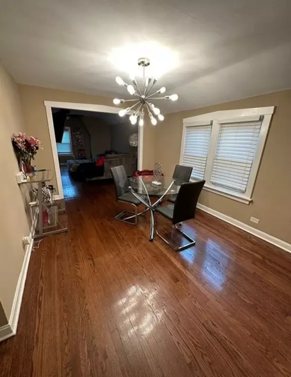 Bellwood, IL 60104,428 24th AVE #2