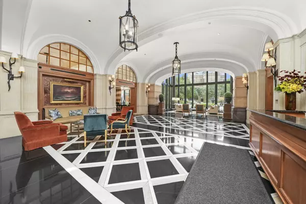 Chicago, IL 60614,2550 N Lakeview AVE #2103N
