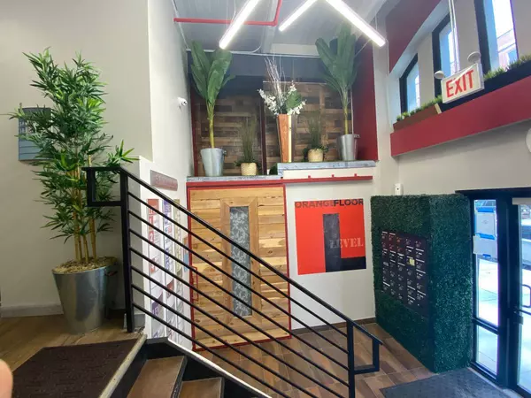 Chicago, IL 60654,415 W Huron ST #5