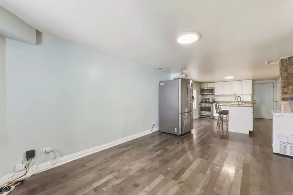 Chicago, IL 60618,4026 N Kimball AVE