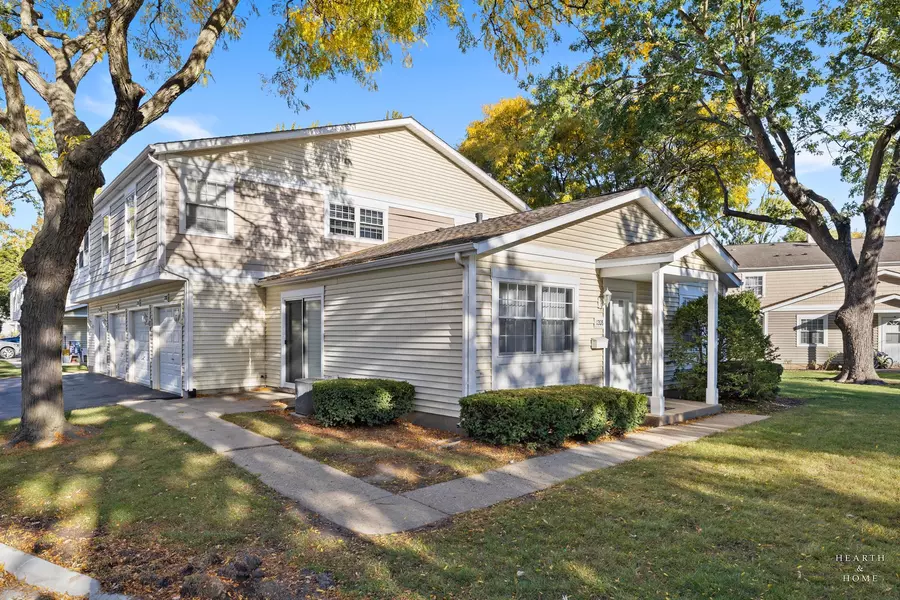 1208 Quincy CT, Wheeling, IL 60090