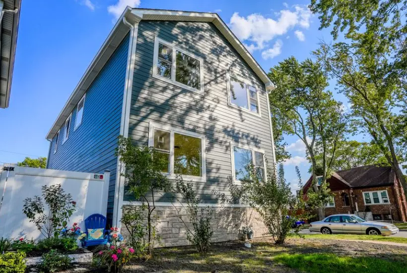 2201 N 74th CT, Elmwood Park, IL 60707