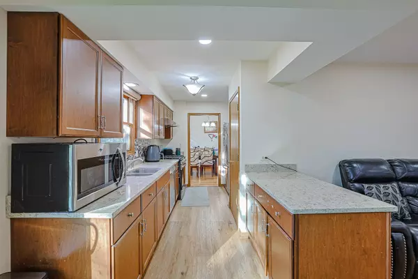 Prospect Heights, IL 60070,1205 E Camp McDonald RD