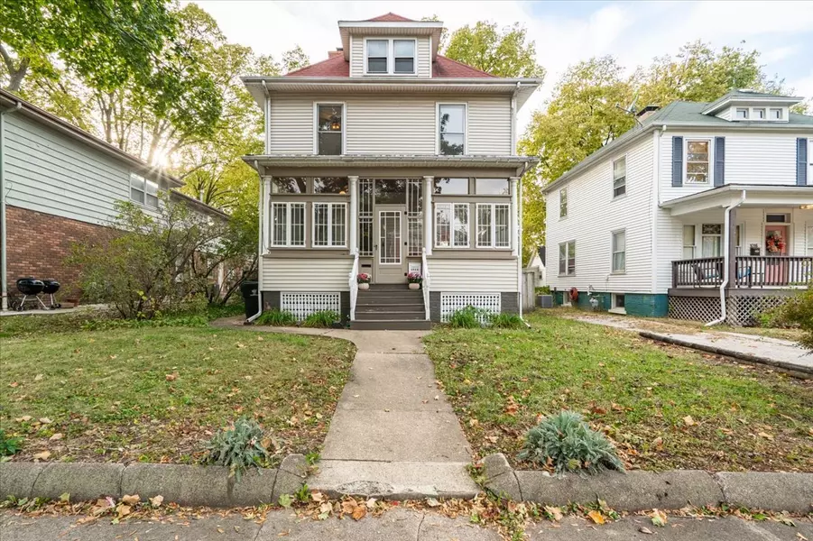 1014 N Prairie ST, Bloomington, IL 61701