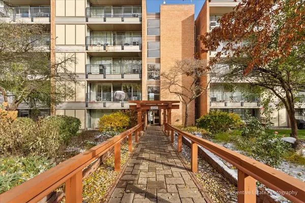 Lisle, IL 60532,Address not disclosed