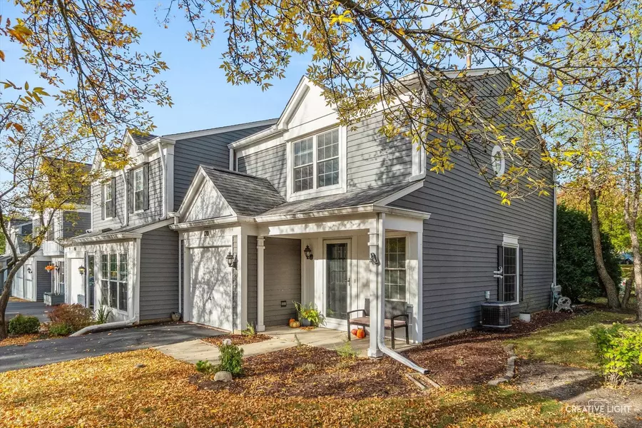 170 Half Moon CIR, Aurora, IL 60504