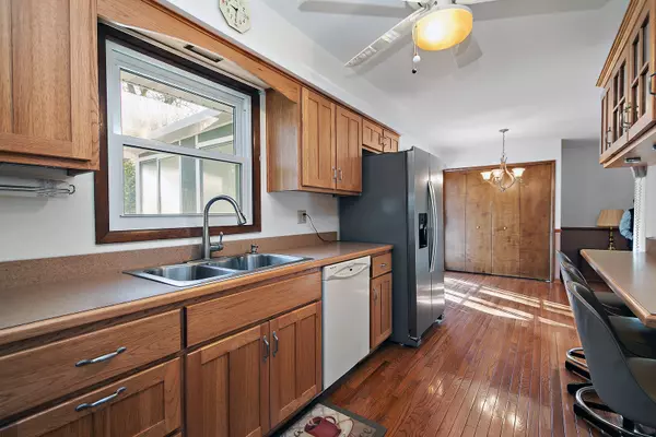 Mokena, IL 60448,12344 W Warren DR