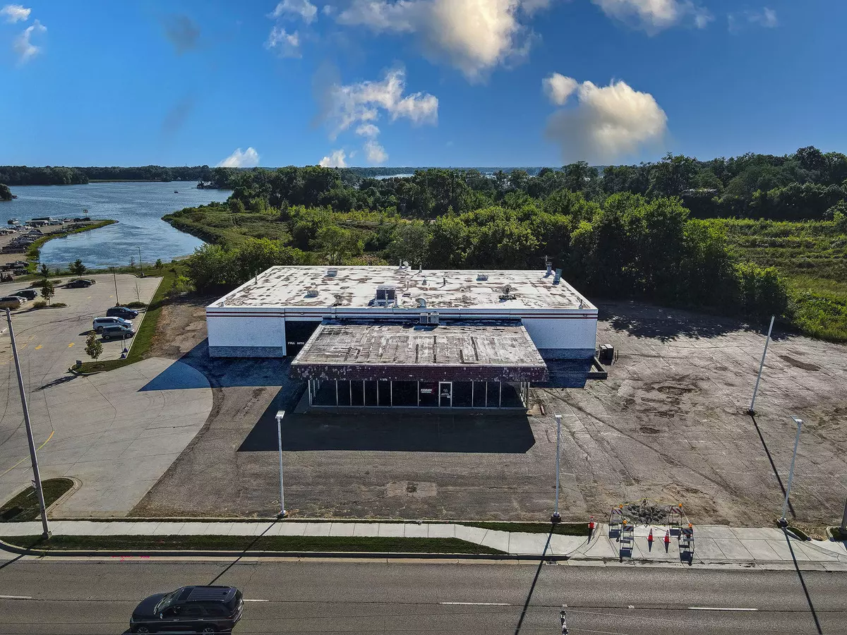 Fox Lake, IL 60020,90 S Us Highway 12