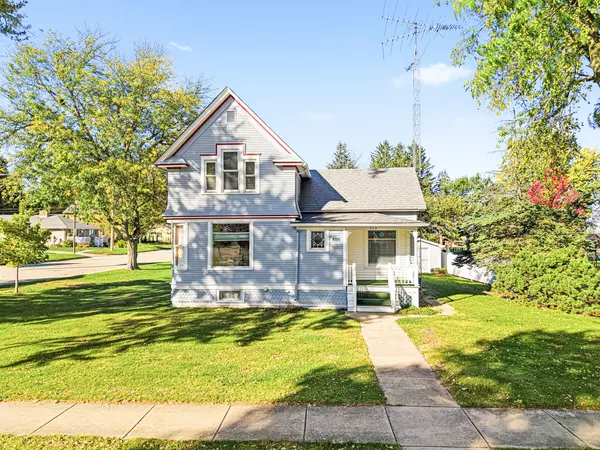 302 E Navaho AVE, Shabbona, IL 60550