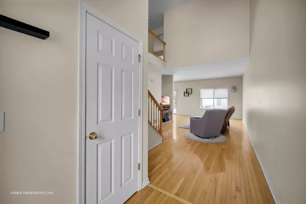 Aurora, IL 60502,2295 STOUGHTON DR