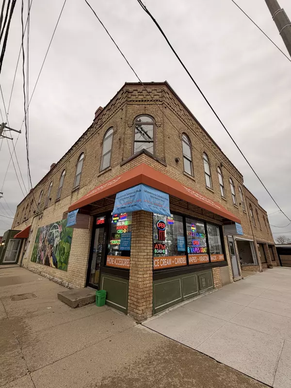 Woodstock, IL 60098,226 N Benton ST #3