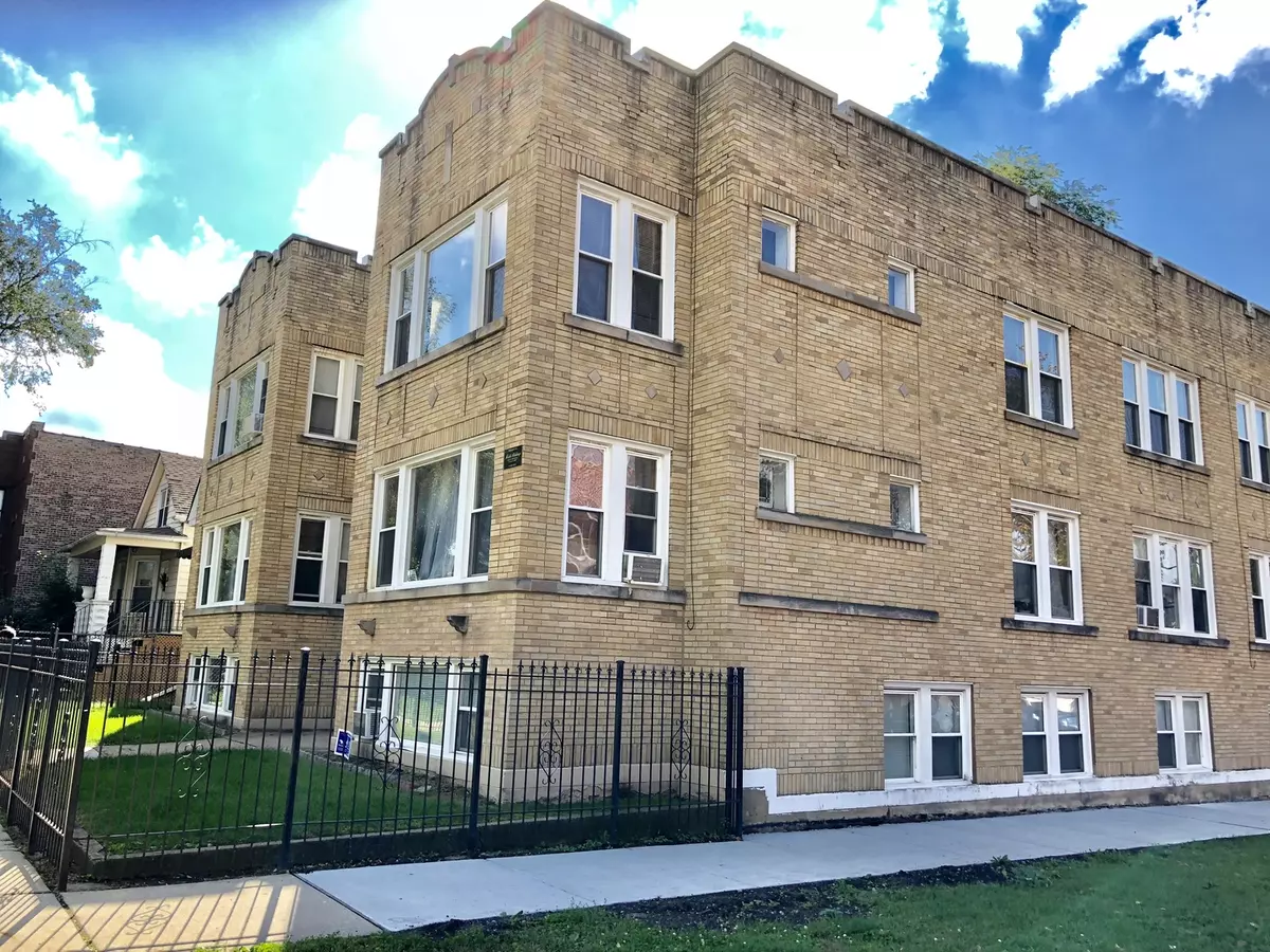 Chicago, IL 60639,5041 W Dickens AVE #2