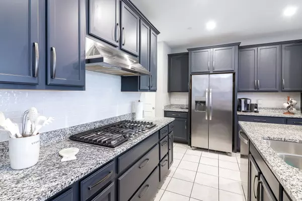 Bloomingdale, IL 60108,169 Waverly CT #169