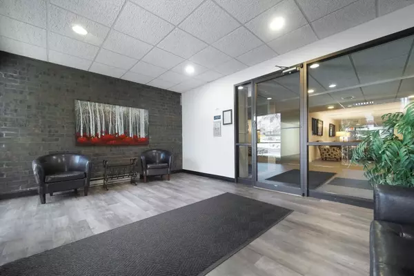 Gurnee, IL 60031,690 CHANDLER RD #302