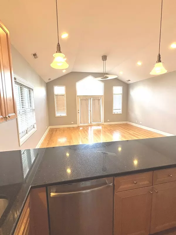 Chicago, IL 60616,3106 S Wells ST #3