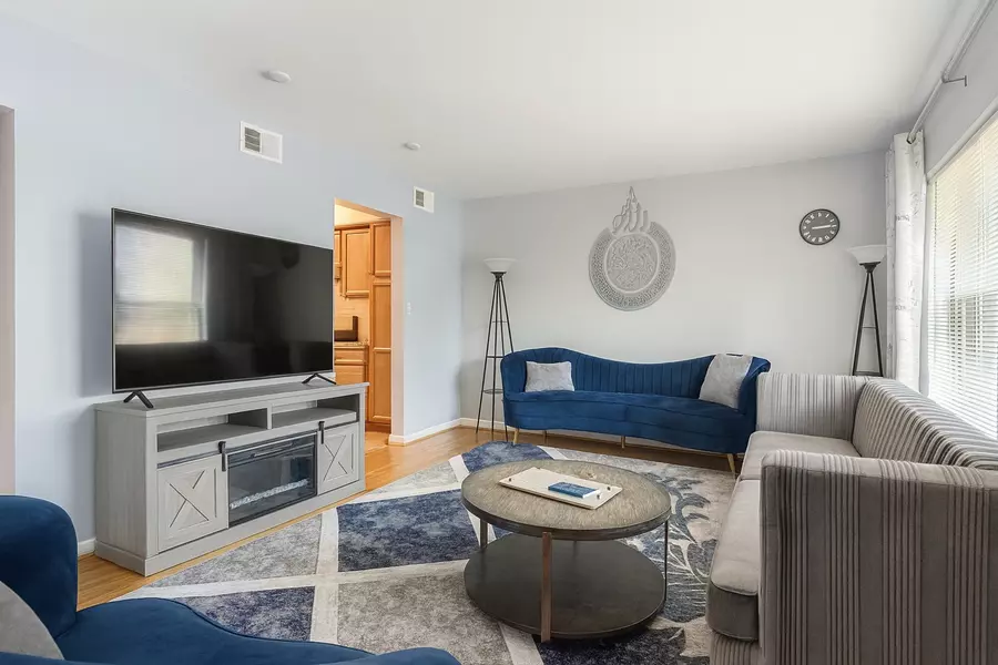 4807 N Harlem AVE #3, Chicago, IL 60656