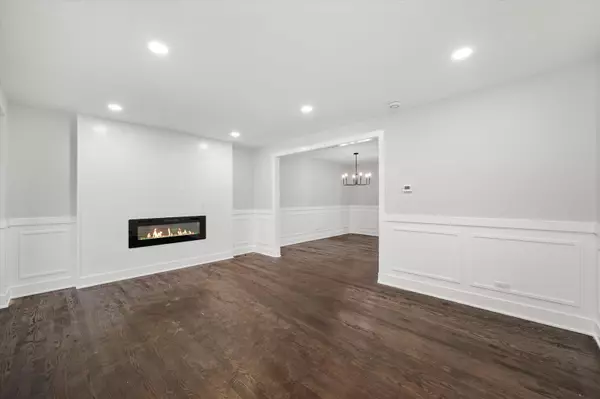 Chicago, IL 60620,9322 S Justine ST