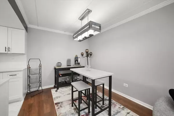 Downers Grove, IL 60516,7920 Woodglen LN #207