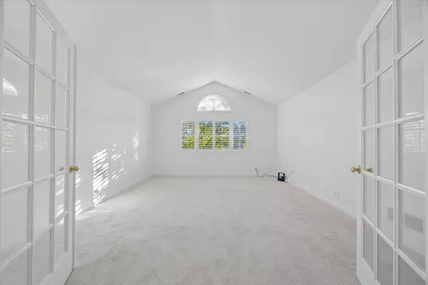 Burr Ridge, IL 60527,179 FOXBOROUGH PL