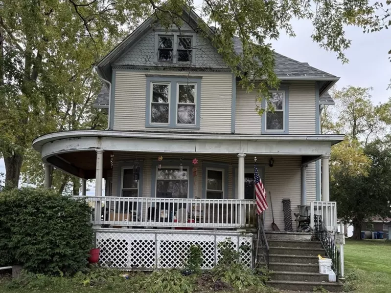 201 N Meadow ST, Grant Park, IL 60940