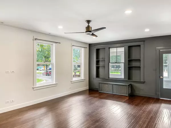 Wilmette, IL 60091,1201 Middlebury LN