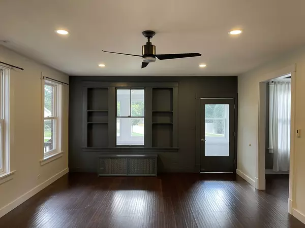 Wilmette, IL 60091,1201 Middlebury LN